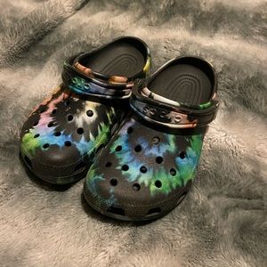 Black tie dye crocs